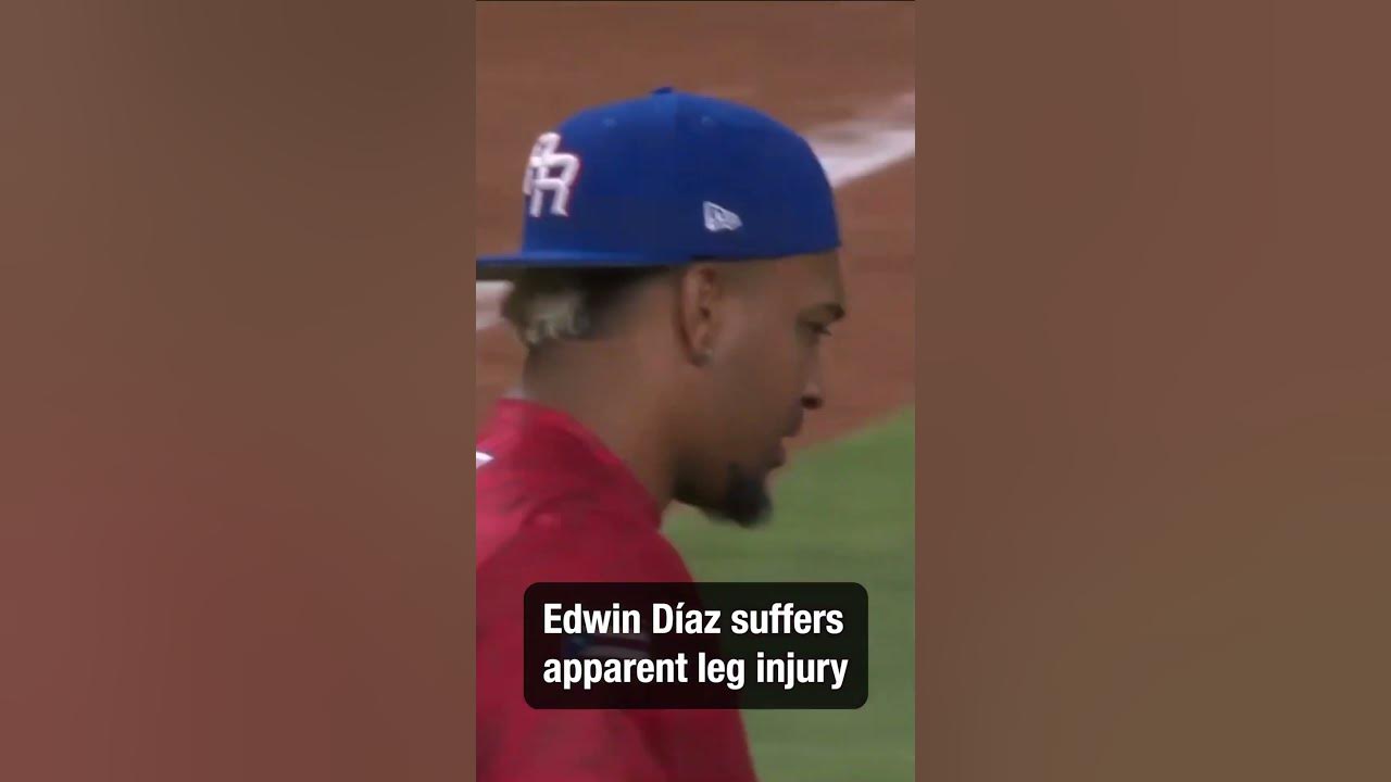 Edwin Díaz suffers apparent leg injury 😥 #shorts #wbc #baseball
