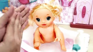 RUTINA DE BAÑO  de mi Muñeca BABY ALIVE ► 👶 - Bebés de Juguetes