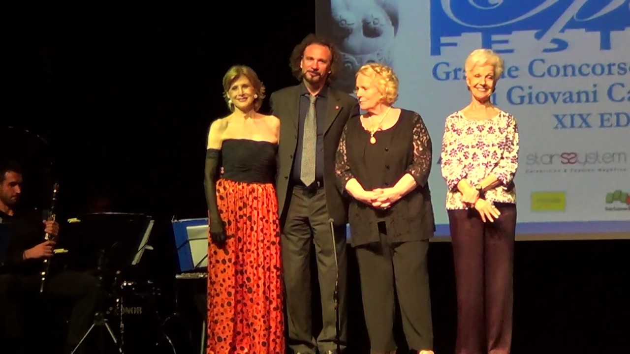 Franz Lehar - LA VEDOVA ALLEGRA - Tace il labbro