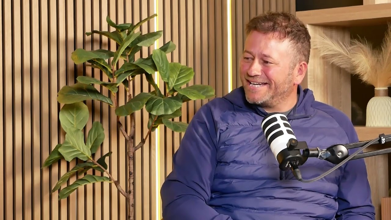 Caleb Swanepoel: The man who fought a shark.