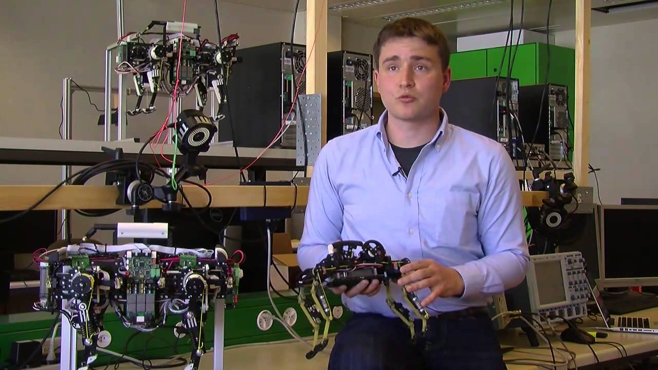 Video till Robot springer som en katt