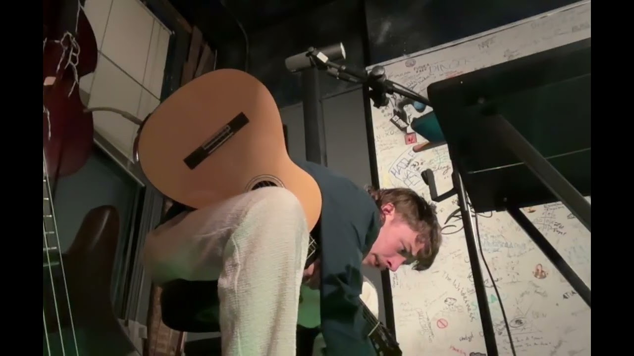 Nolan Hubbard ft Sadie Mcfadden & Nic Suave - Live at Musiikki Cafe - Kingston ON - January 4th 2025