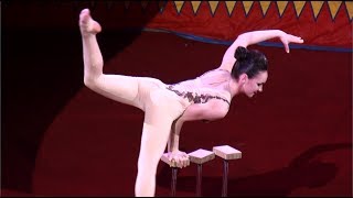 Circus. The Equilibrist. Цирк. Эквилибристка.