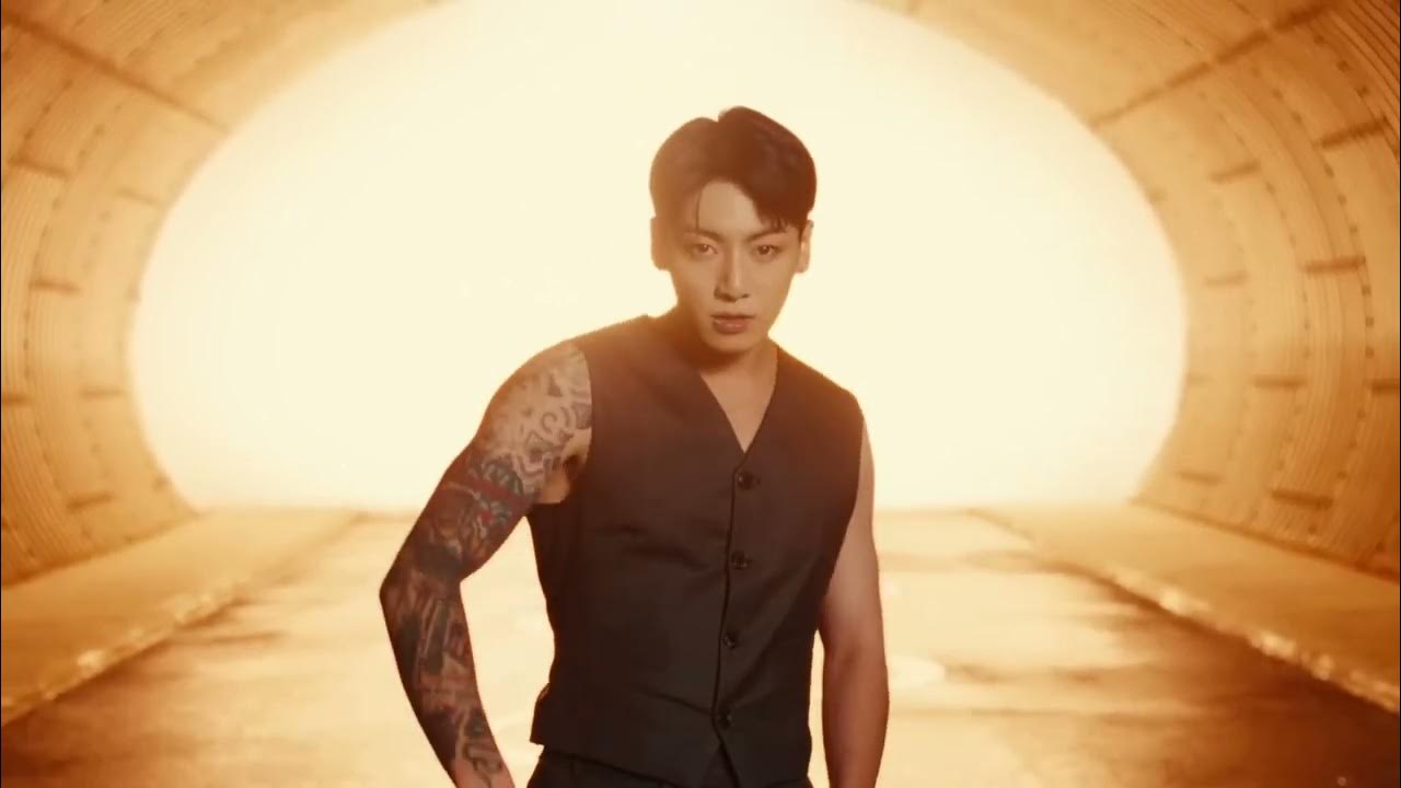 Чонгук стандинг некст ту ю. Чонгук стэндинг некст. Чонгук стандинг некст ту ю. Чонгук стэндинг некст. Чонгук стандинг некст ту ю.