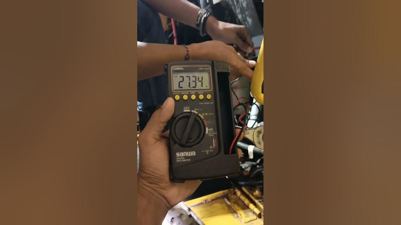 pengecekan arus alternator alat berat #shorts #alatberat #komatsu - YouTube
