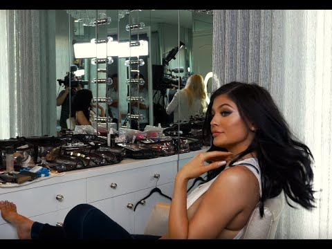 Video: Kylie Jenner Birthday Extensions