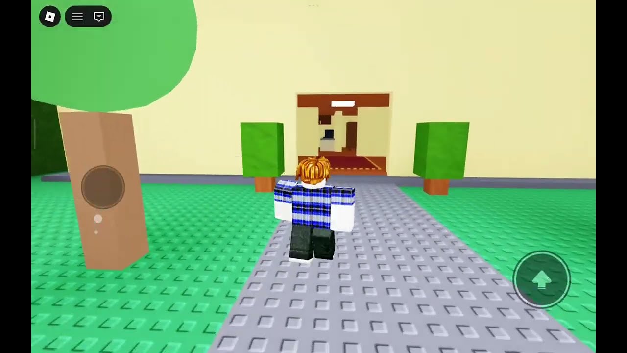Playing scary roblox games with Dino!