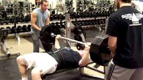 Charles McWilliams bench pressing 405 x 1