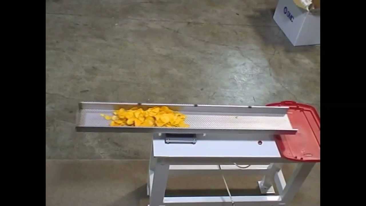 Conveying Lightweight Food with a Horizontal Conveyor