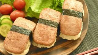 ⁣Spam and egg onigiri (musubi) / Lunch