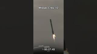 Falcon 9 realiza o primeiro pouso histórico na LZ-40 durante a missão Crew-12