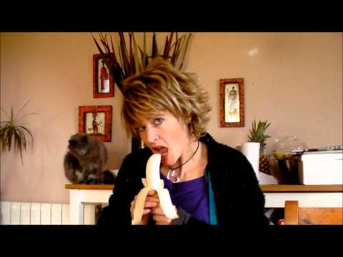 How to ...eat a banana properly