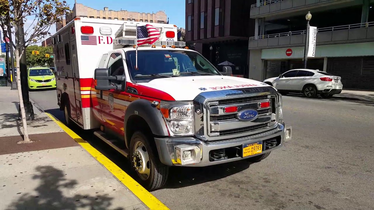 ambulance F.D.N.Y no light no Siren on E Gun Hill Rd YouTube