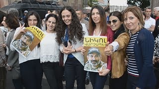 アルメニアで政権交代 デモ主導者を首相に選出