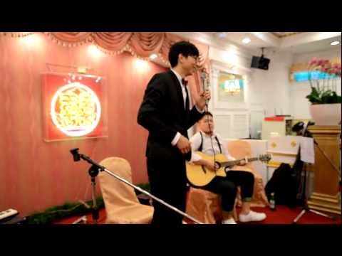 House為美麗的新娘高歌一曲
