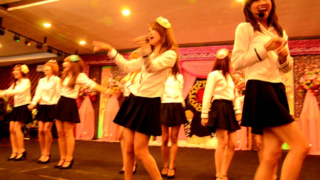 CherryBelle - Price Tag (Cover) Live @ The Dragon Star Resto Surabaya
