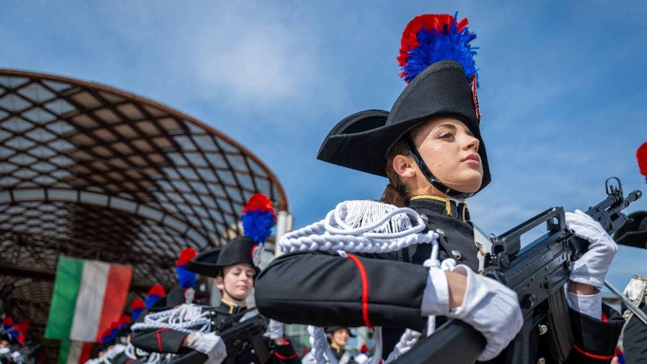 Giurano fedeltà alla Repubblica gli Allievi del 14° Corso Triennale