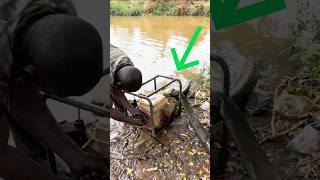 Ce Lavage De Camion Au Bord Du Lac Est Impressionnant