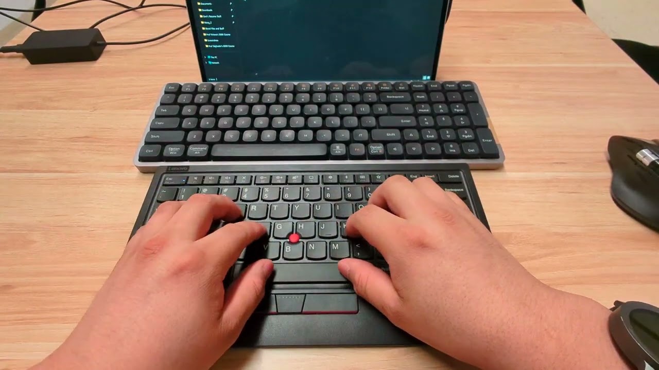 Lenovo Thinkpad TrackPoint Keyboard II vs. Lofree Flow 100 