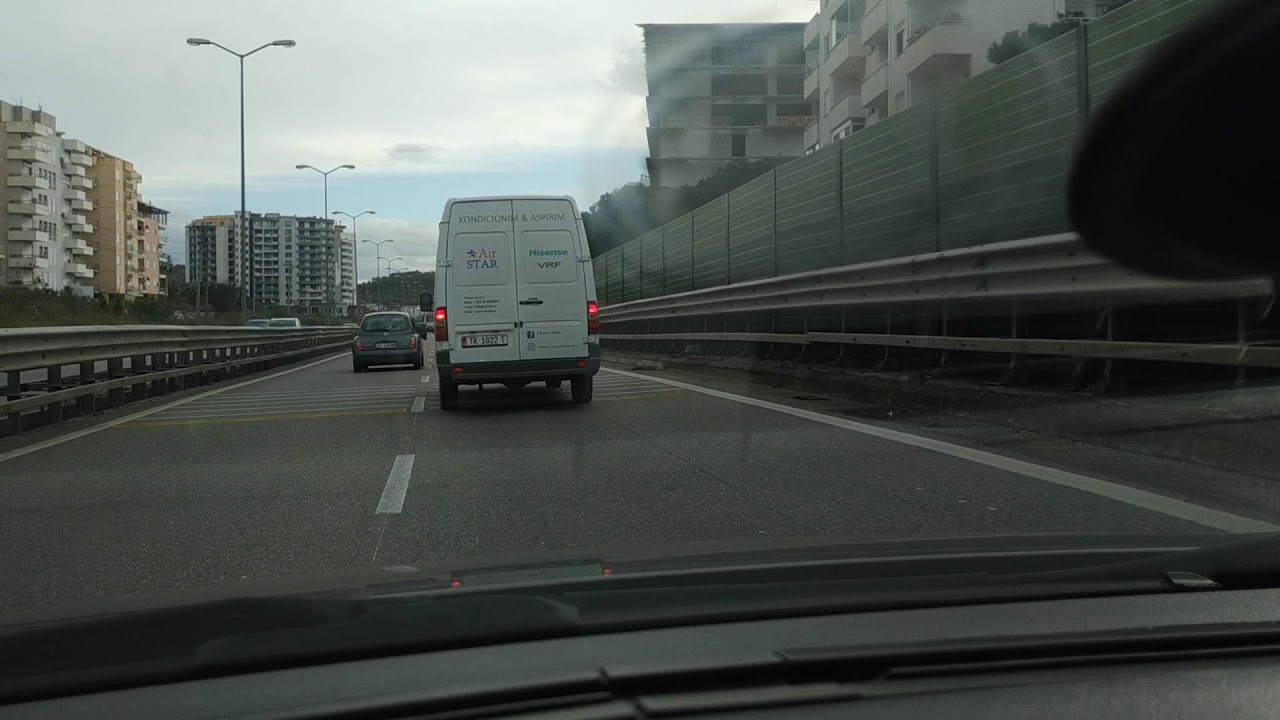 Rruga Durrës Kavajë 3 ditë pas tërmetit shkatrrimtar