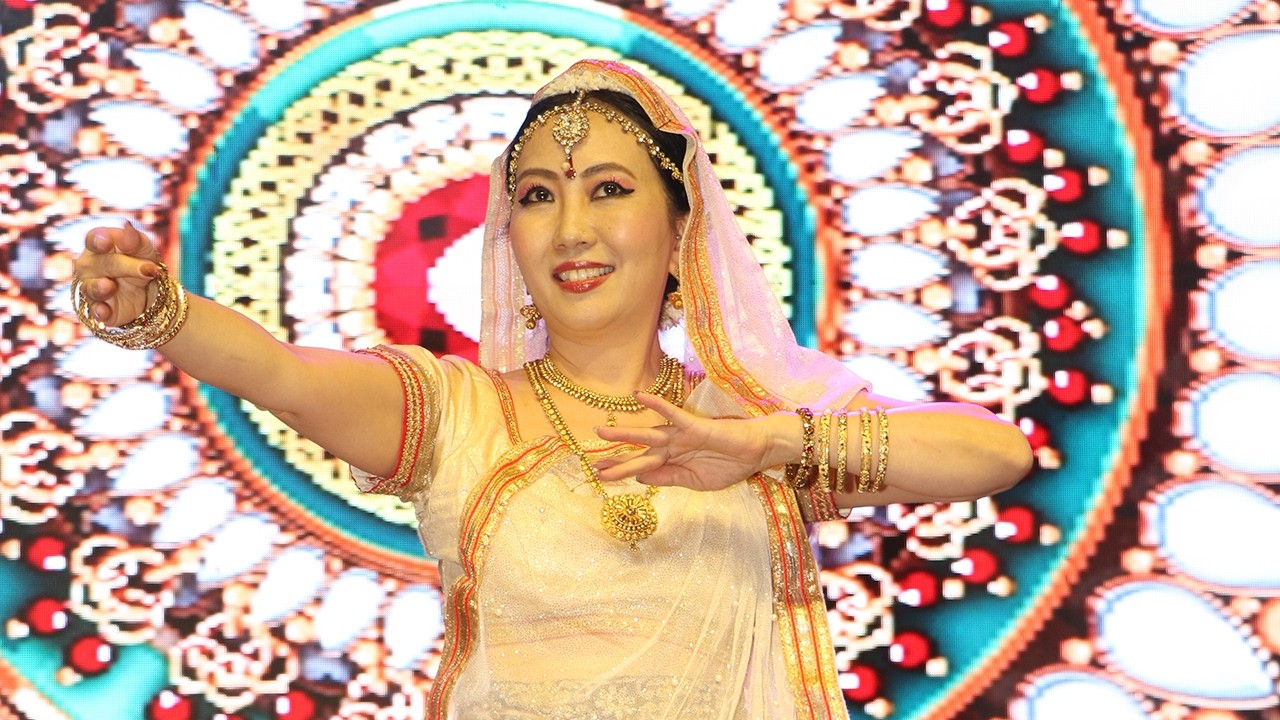 Saraswati Vandana Kathak dance by Japanese dancer Hiroko Sarah
