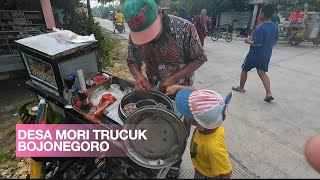 SUASANA DI DESA TRUCUK, MORI, PADANG BOJONEGORO