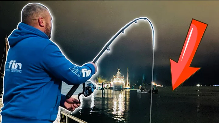 I HOOKED a BIG HARBOUR CONGER❗️