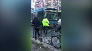 Ora News Autobusi Përplaset Me Makinën Në Tiranë