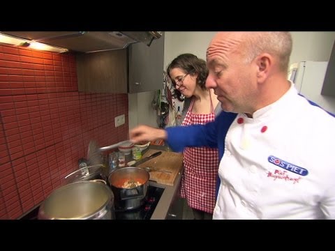 Video: Wat Te Koken Met Bonen In Tomatensaus