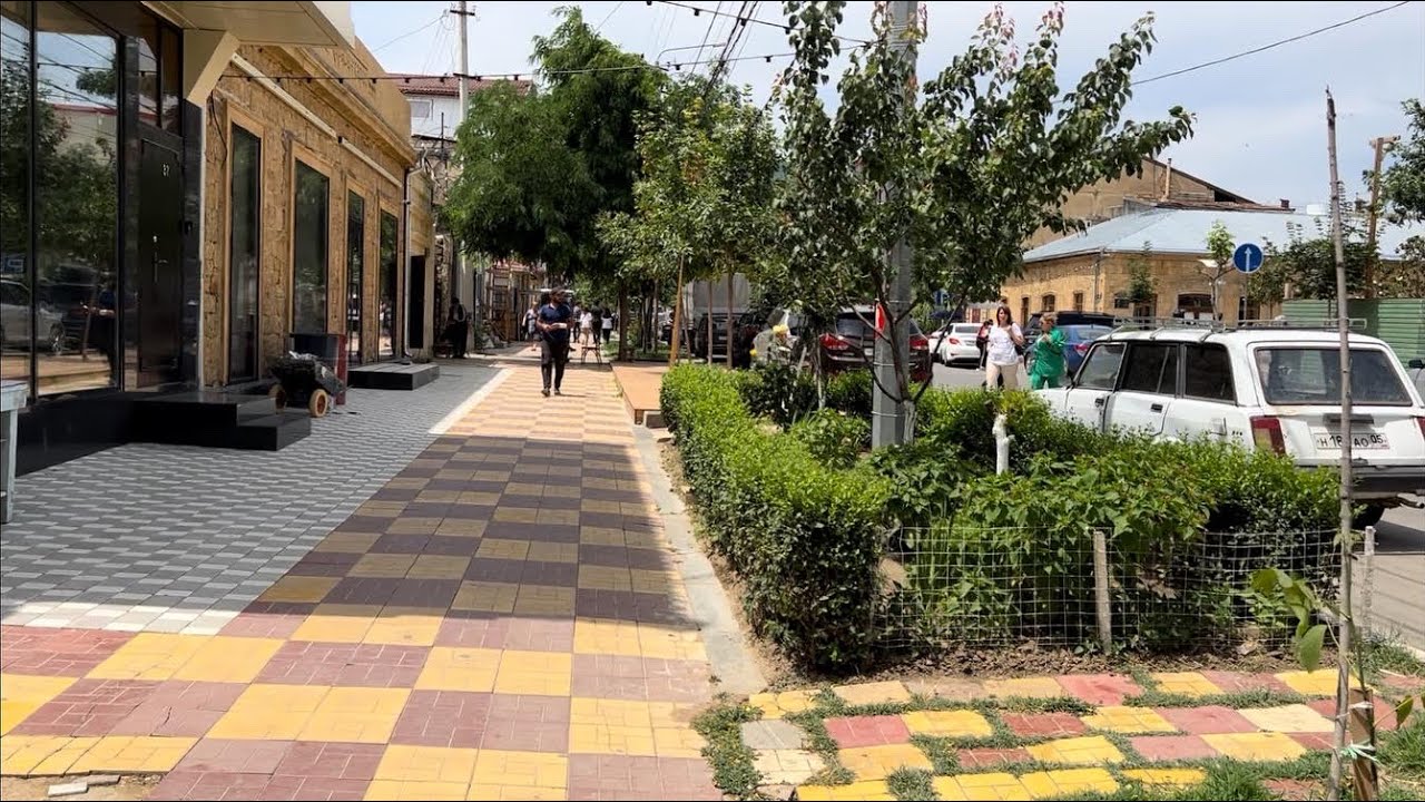 Watch Derbent Mosque during the day