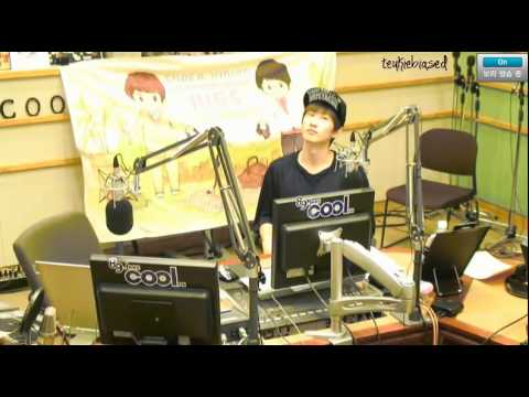 120917 Sukira - Hyuk&Wook dancing to 요리왕 -_-