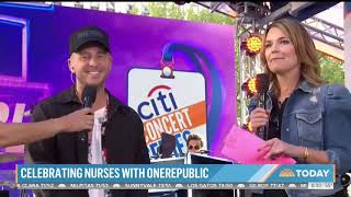 How does Ryan Tedder smell? (OneRepublic @ TODAY show)