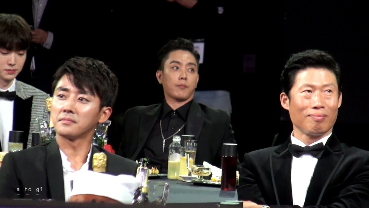 161009 tvN 10 awards 은지원 샴페인에 깜놀한 찌오니