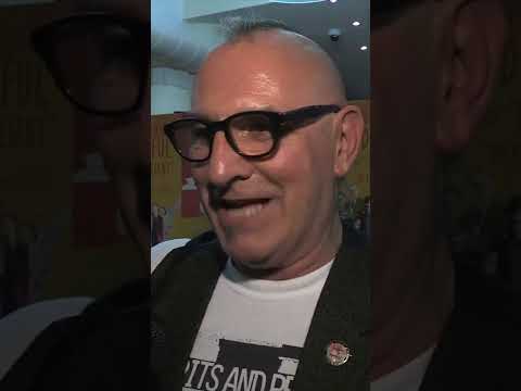 توقع الأطباء وفاته بالإيدز خلال أشهر فعاش 40 عاما