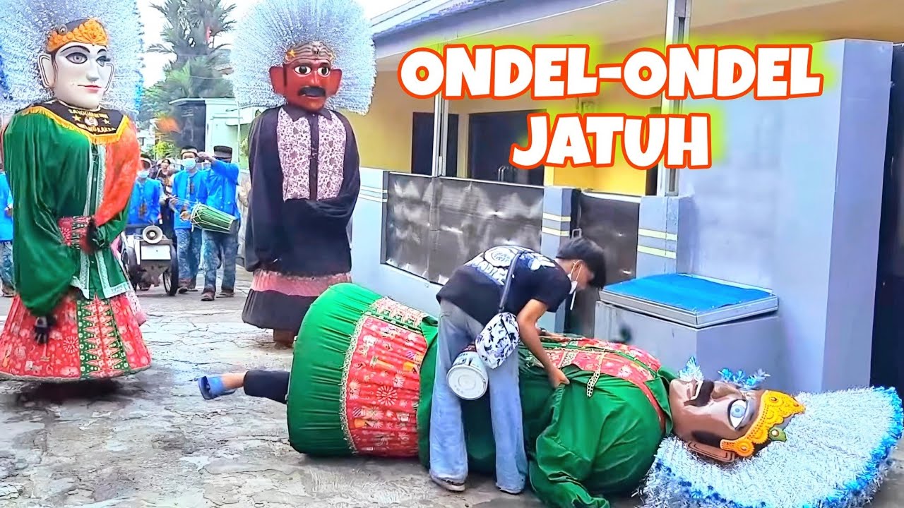 Ngarak Ondel-ondel Jatuh di Milad Sanggar Ondel ondel Betawi Bintang Raksa