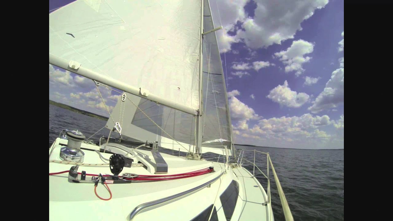 Catalina Yachts C270 with FX sails 155 Laminate TriRadial Headsail