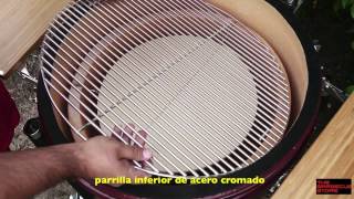 Barbacoa Kamado Monolith Le Chef
http://www.thebarbecuestore.es/
Kamado Monolith Le Chef Burdeos.
Le Chef es el Kamado Monolith más grande. La versatilidad del Kamado, le permite funciones diferentes según como la configure. pero no deja de ser una herramienta para cocinar de hecho muchos la consideran: La cocina económica japonesa. Las vasijas de barro han sido utilizadas por los seres humanos para cocinar los alimentos desde hace miles de años.
Las ollas de barro para cocinar se han encontrado en todas las partes del mundo y algunas de las primeras fechadas por los arqueólogos tienen más de 4000 años de antigüedad.
Han sido encontrados en China y las encontradas en la India, en el valle del Indo, son las mas antiguas. Se cree que en estos recipientes de cocción circulares, de arcilla son los orígenes de las modernas Kamado. La arcilla finalmente ha sido reemplazada por cerámica de altas prestaciones.
El nombre “Kamado” en japonés significa “Estufa de cocción”.
En 1970 Eddie Fisher impresionado por el sabor de la comida realizada en los Kamados decidió importarlos, y en 1974 decidió fabricarlos el mismo ya que los originales se rompían con facilidad, y/ó se agrietaban. Introdujo las modernas cerámicas para sustituir el barro y el cemento, lo que fue un paso decisivo para su comercialización primero por el sur de USA, Sudamérica, y recientemente en Europa.
Tiene algunas ventajas, por ejemplo se puede ahumar o no al gusto, se puede regular la temperatura sobre la marcha como no se ha conseguido jamás ni en un horno de leña ni en una cocina tradicional. Por su diseño la distribución del calor es uniforme, no hay puntos calientes. Es muchísimo mas económica y limpia.
Usted decide si quiere cocinar:
1. Con calor directo: brasa o plancha.
2. Con calor indirecto: horno.
3. A baja temperatura y muy lentamente, o a las temperaturas tradicionales.
4. Con o sin humo.
5. Como olla ferroviaria: para hacer potajes en el Kamado.
6. Como ahumador.
Si se usa el deflector, (que es uno de los accesorios incluidos), se cocina con calor Indirecto, es el aire caliente el que cocina como en un horno de leña (el pan y las masas salen con el aroma de antes).
Si no se usa el deflector se cocina con calor directo, la comida se coloca directamente encima de las brasas, es como una barbacoa, pero puede controlar la temperatura a su gusto, y a bajas temperaturas puede ahumar a su gusto las piezas.
Si se cocina por debajo de ±150ºC, hablamos de cocina a baja temperatura, y consecuentemente hace falta mas tiempo, a ±100ºC, hay recetas que se completan en 10-14 horas, es la autentica Slow cooking. Y además usted elije si lo hace con o sin humo. Como olla ferroviaria, es cuando la olla se coloca en la parrilla sobre las brasas, y es el método de referencia para hacer los potajes.
Los accesorios que incluye este Kamado Monolith grill son:
- El carro y las mesas laterales.
- La gran parrilla de Acero Inoxidable.
- La parrilla suplementaria de Acero Inoxidable.
- El elevador para parrilla y/ó el disco de cerámica, para poder usar los tres niveles de cocción.
- El deflector de cerámica, para realizar la función de horno de leña.
- El disco de cerámica, para hornear pan, pizzas y repostería.
- 2 Termómetros uno de sonda y otro de punta.
- 1 Pala de acero inoxidable para sacar las cenizas.
- Dispositivo de acero inoxidable para añadir virutas para ahumar.
- Alto: 128 x Ancho: 135 x Fondo: 81 cm.
- Diámetro de cocción: Ø 57 cm.
- Peso: 140 Kg.
- Garantía limitada a 10 años.
- Fabricante: Monolith
Acceso directo a este producto: http://www.thebarbecuestore.es/Kamado-Monolith-Le-Chef-Burdeos Barbacoa Kamado Monolith Le Chef