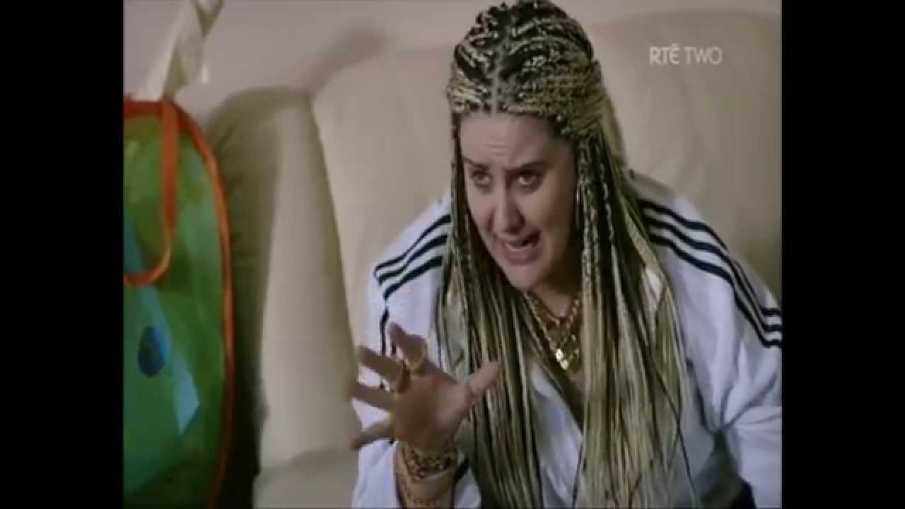 Eimear Morrissey as Tracey Rooney in Damo & Ivor - YouTube