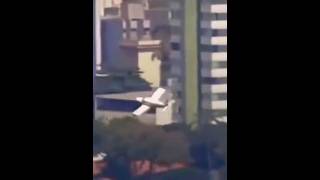 Brezilya'da beş kişilik küçük bir uçağın kaza yaptığı anlar son dakika haberleri güncel gündem short