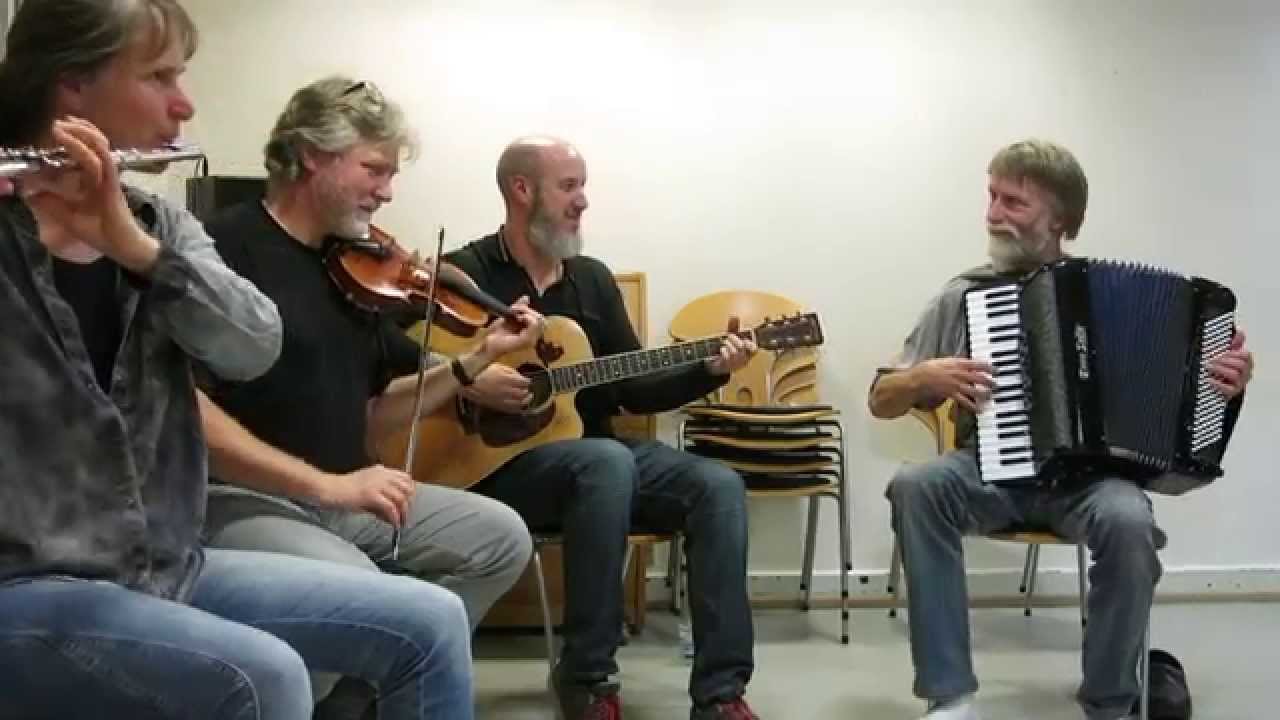 "Viggo Post" polonæse med Helle+Per+Michael+Bent