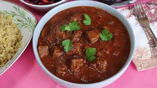 Ekmeği Bandıra Bandıra Yiyeceğiniz Lokum Gibi Macar Gulaşı Hazırladım - Et Yemekleri