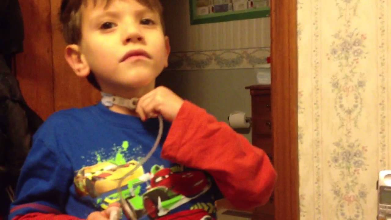 Learning how to suction my own tracheostomy tube YouTube
