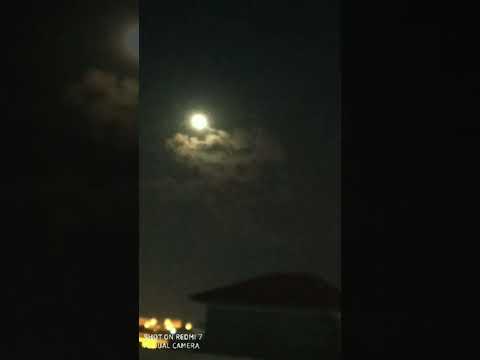التقطت صور الغروب الشمس للقمر بليل