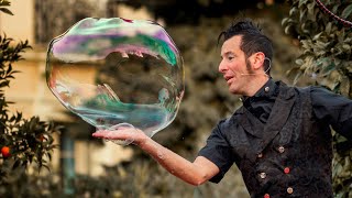 MAN IN BUBBLE   BUBBLE CIRCUS