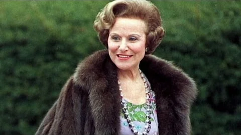 'Dear Abby' Columnist, Pauline Phillips, Dies at A...