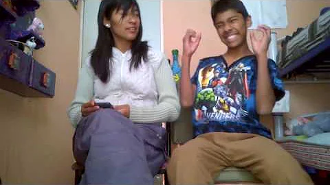 jugando caricachupas con mi hermana