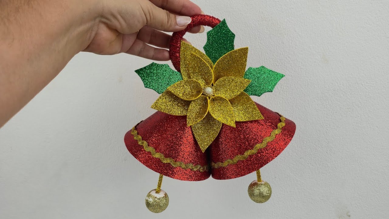 Aprenda a fazer lindos sinos de Natal em E.V.A – fácil e encantador!
