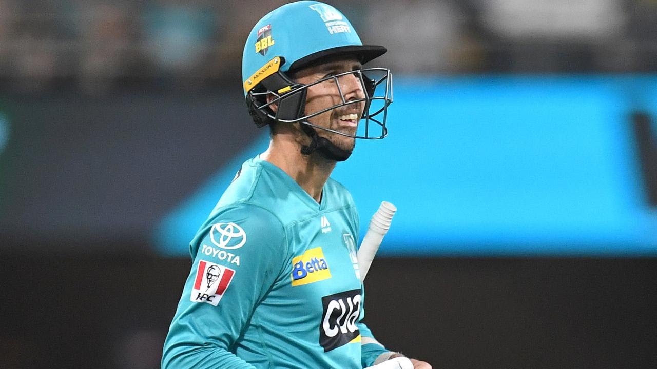 Cooper, commentators perplexed by lbw decision | KFC BBL|10