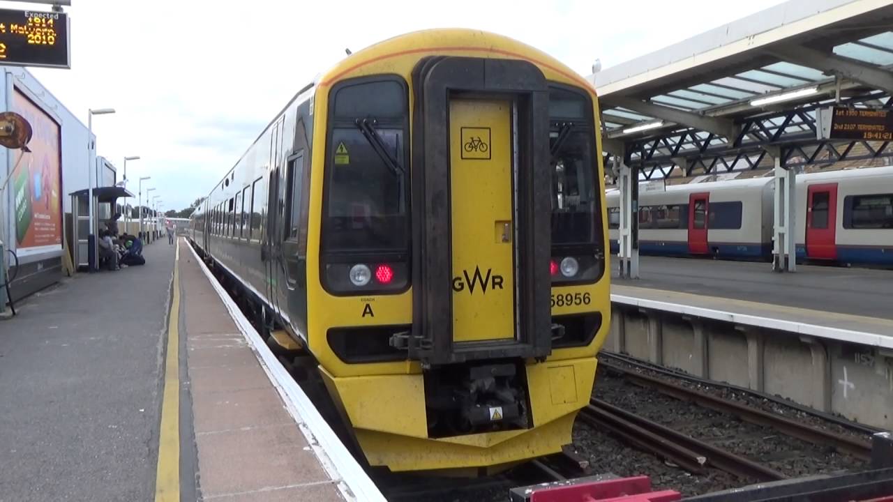 Class 158 New GWR livery 158950& 158961 At Weymouth YouTube