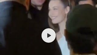 Afra Saraçoğluya Pari̇ste Yoğun İlgi̇ Gösterdi̇ler